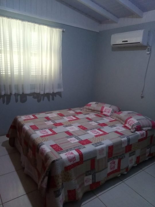 Aluguel de Temporada – Casa perto da praia de Garopaba! Aluguel de Temporada – Casa perto da praia de Garopaba!