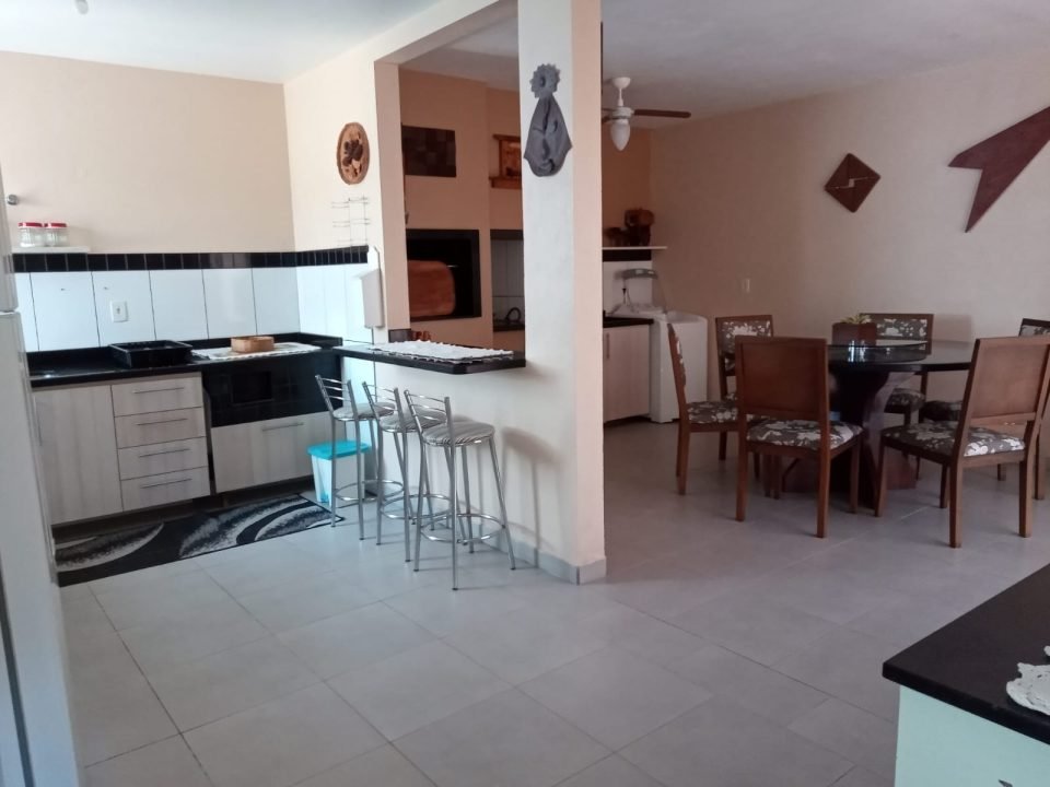 Aluguel de Temporada – Casa perto da praia de Garopaba! Aluguel de Temporada – Casa perto da praia de Garopaba!