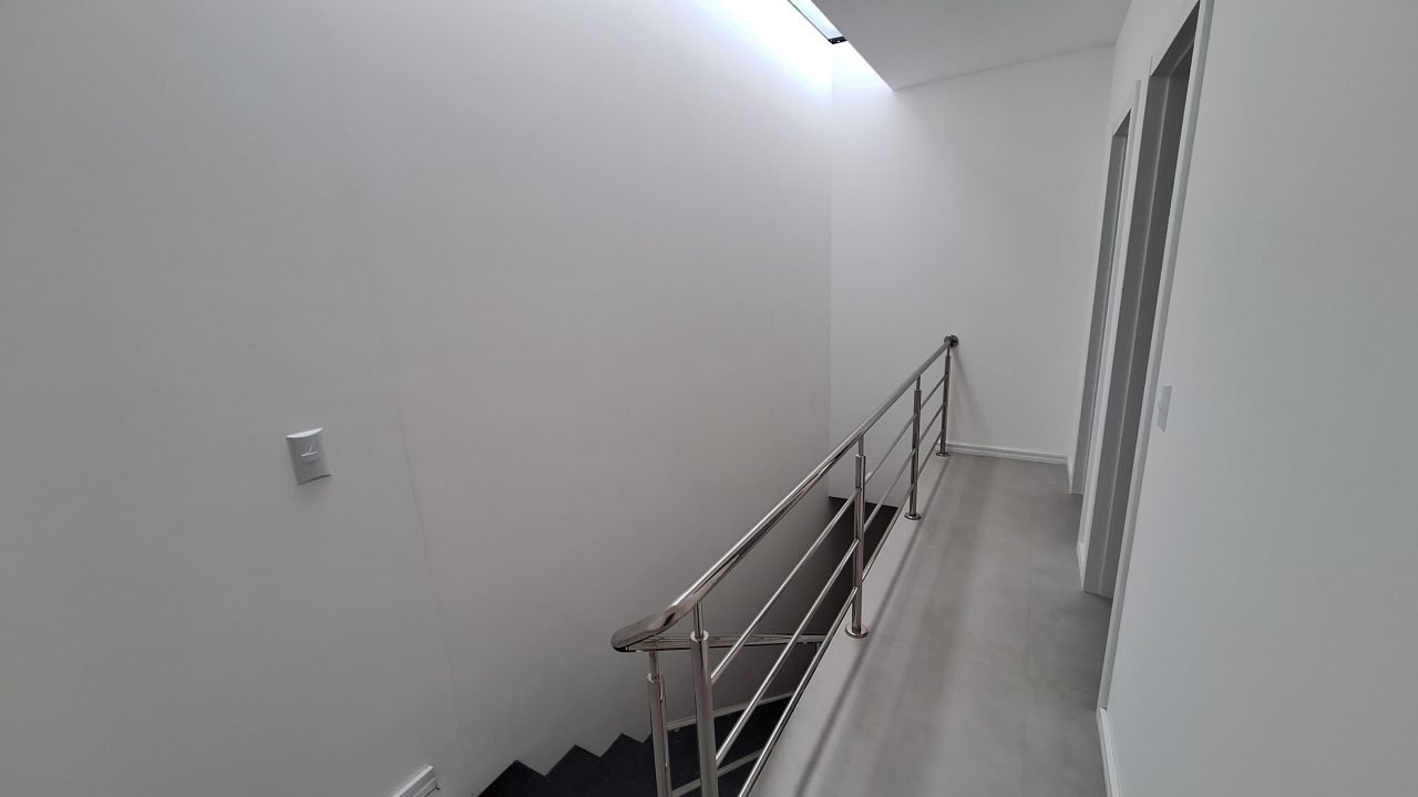 Sobrado com 2 suítes à venda no Centro de Garopaba