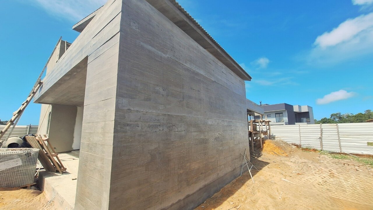 Construtora em Garopaba: Casa aconchegante e moderna