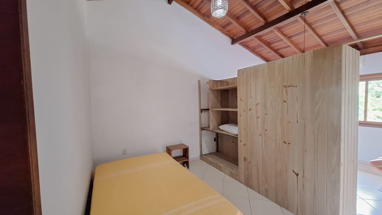 Duas Casas à venda Mobiliadas no Centro de Garopaba!