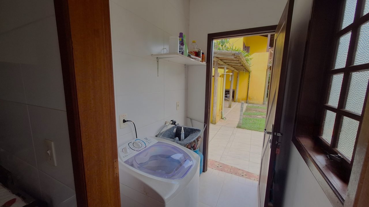 Duas Casas à venda Mobiliadas no Centro de Garopaba!