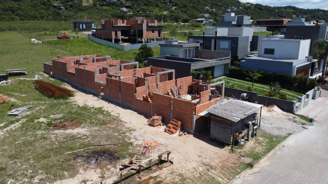 Casas à Venda em Construção no Bairro Ferraz, Garopaba