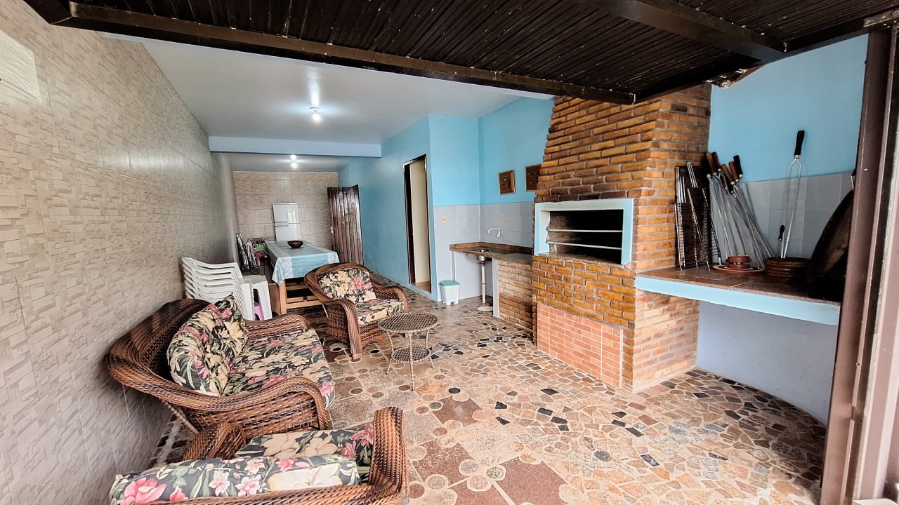 Casa frente mar em Garopaba á venda – 20m da praia e com 5 dormitórios!