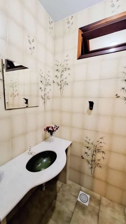 Casa frente mar em Garopaba á venda – 20m da praia e com 5 dormitórios!