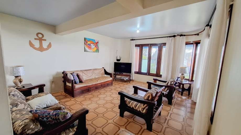 Casa frente mar em Garopaba á venda – 20m da praia e com 5 dormitórios!