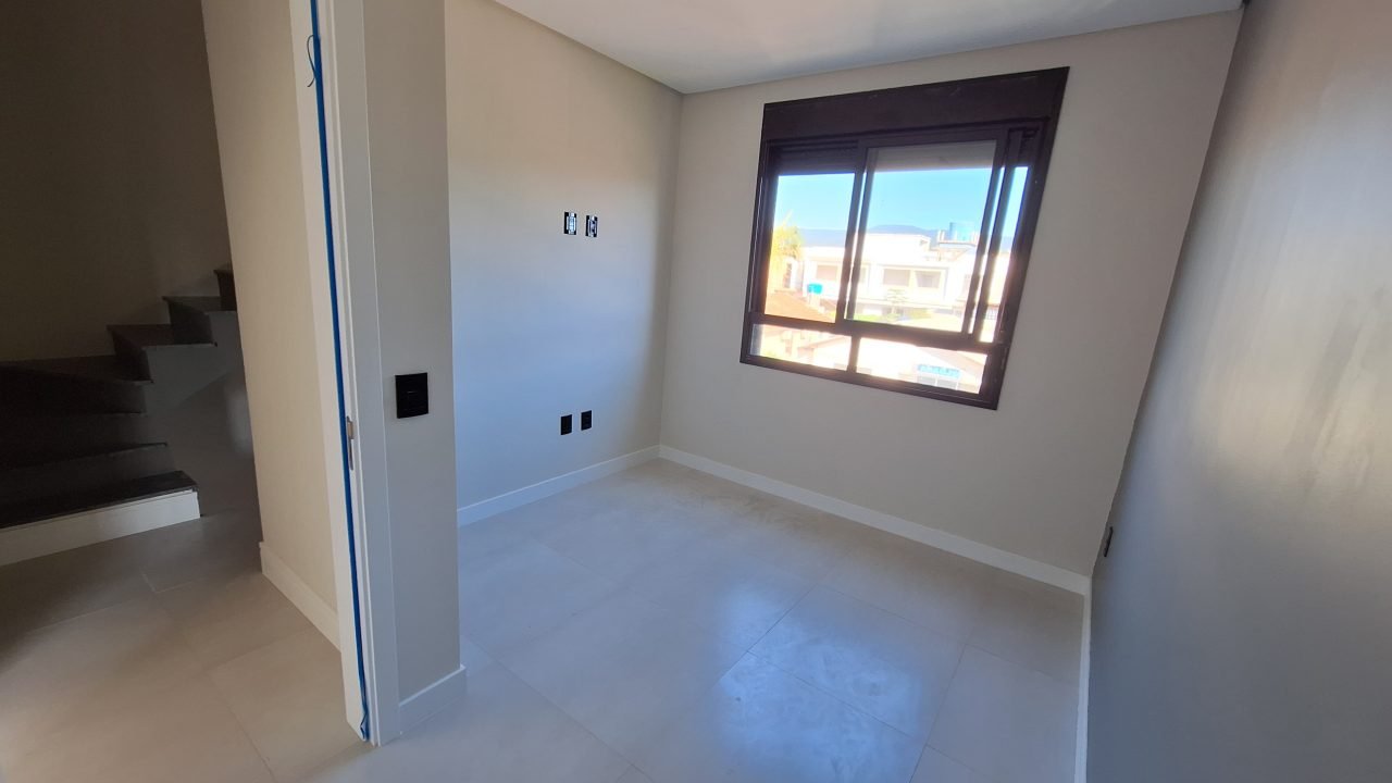 Sobrados à venda no Centro de Garopaba com 2 ou 3 dormitórios