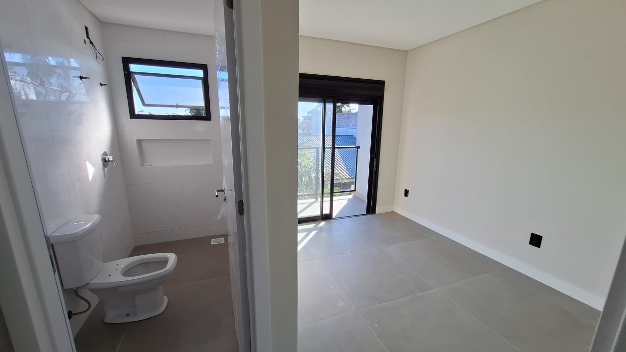 Sobrados à venda no Centro de Garopaba com 2 ou 3 dormitórios