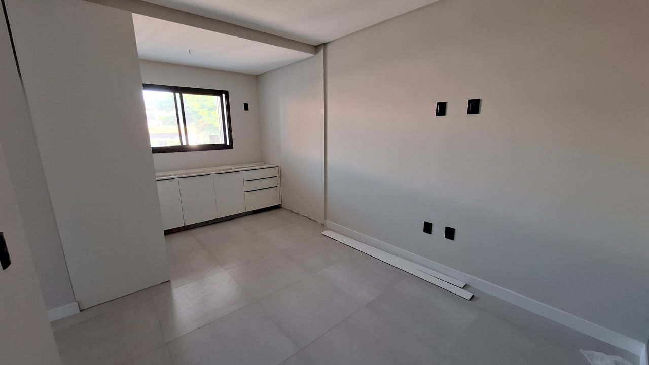 Sobrados à venda no Centro de Garopaba com 2 ou 3 dormitórios