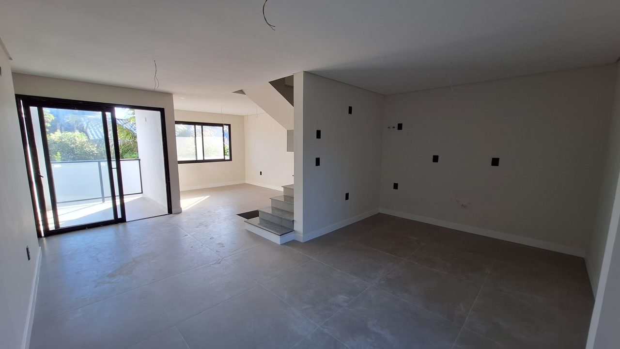 Sobrados à venda no Centro de Garopaba com 2 ou 3 dormitórios