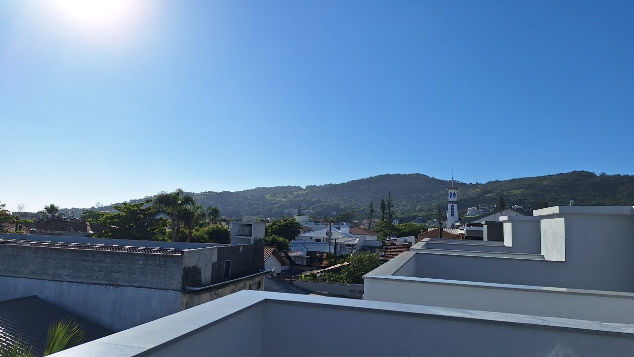 Sobrados à venda no Centro de Garopaba com 2 ou 3 dormitórios