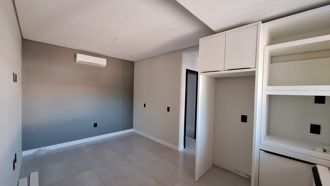 Sobrados à venda no Centro de Garopaba com 2 ou 3 dormitórios