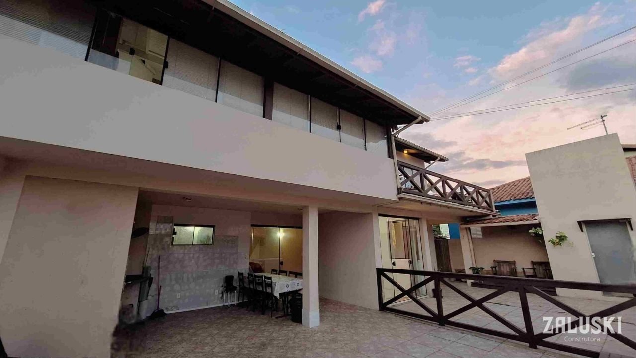 Casas á venda no Centro de Garopaba – SC