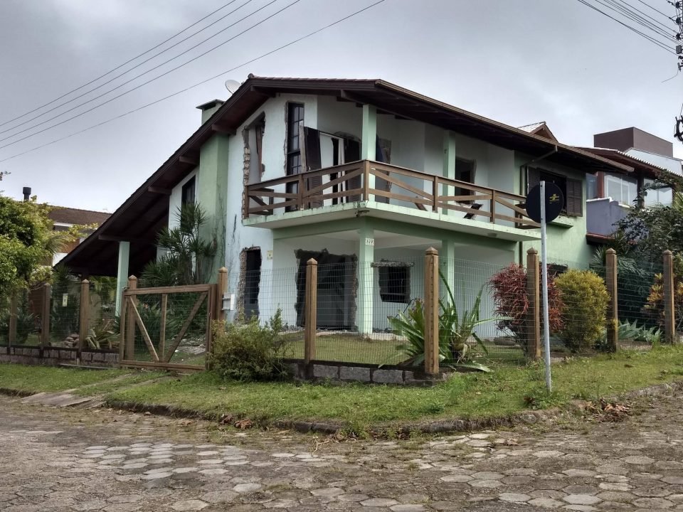 Reforma de Casas no Litoral Catarinense Reforma de Casas no Litoral Catarinense