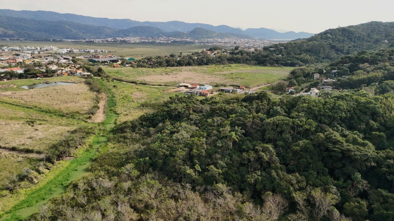 Terreno à Venda na Praia da Ferrugem em Garopaba (399m²) Terreno à Venda na Praia da Ferrugem em Garopaba (399m²)